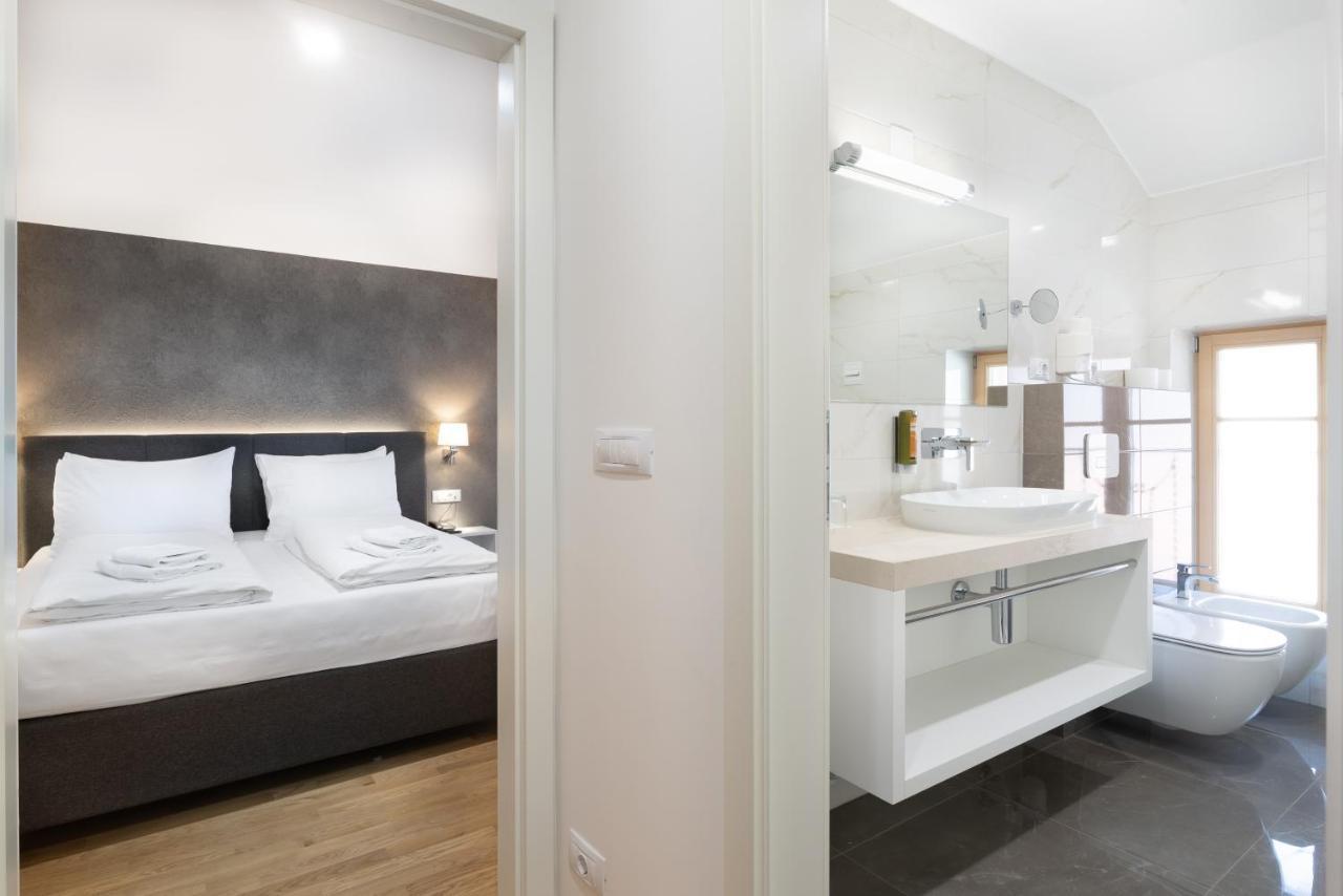 Hotel Dvorec Tolmin Esterno foto